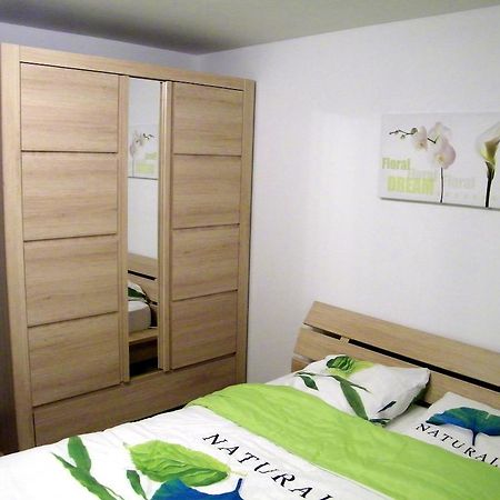 Grand Appartement Dans Villa Avec Parking Quartier Residentiel Joigny Szoba fotó
