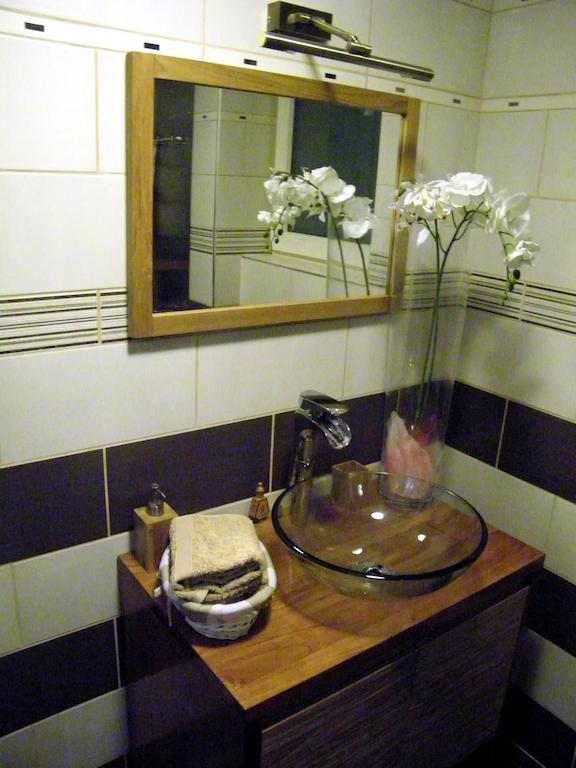 Grand Appartement Dans Villa Avec Parking Quartier Residentiel Joigny Szoba fotó