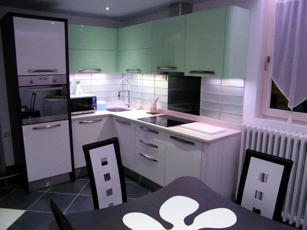Grand Appartement Dans Villa Avec Parking Quartier Residentiel Joigny Szoba fotó