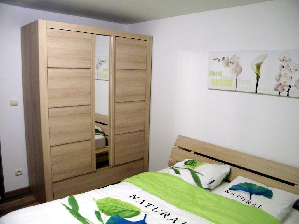 Grand Appartement Dans Villa Avec Parking Quartier Residentiel Joigny Szoba fotó